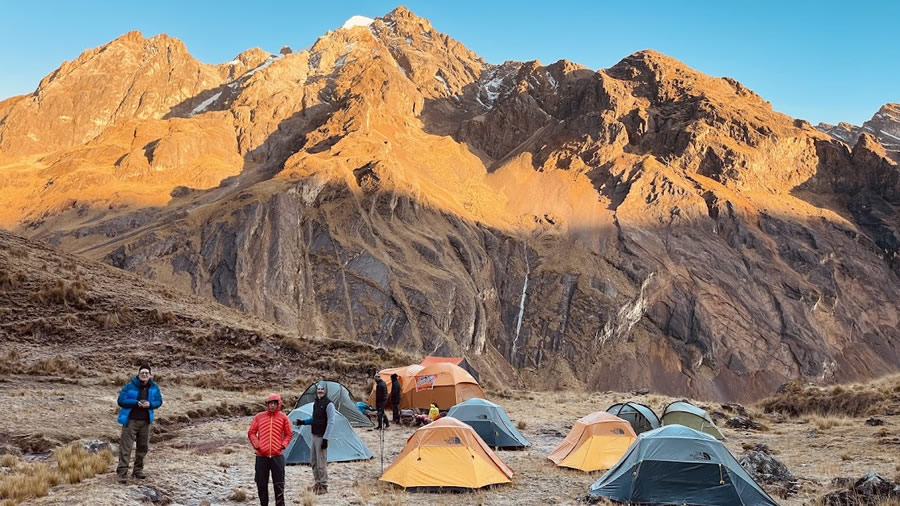 ANCASCOCHA TREKKING