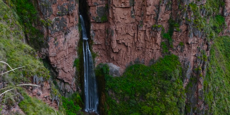 Perolniyoc waterfall hike